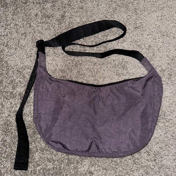 BAGGU medium crescent dusty violet NWT - Picture 2 of 4